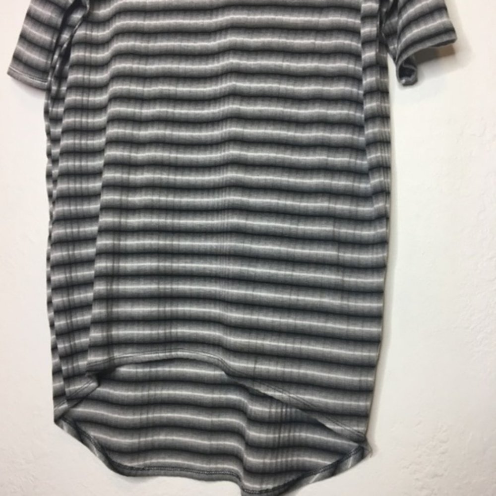 LulaRoe Irma Stripe High Low Tunic KnitTop XS 268 - Picture 4 of 5
